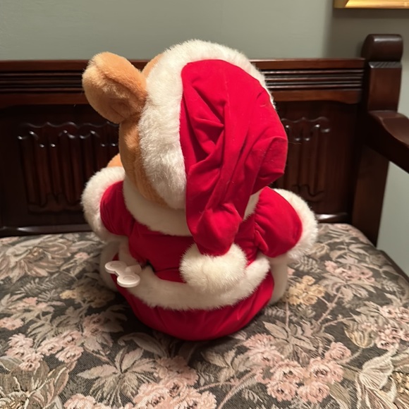 Wind up Winnie the Pooh Disney Christmas plush. - Picture 5 of 11